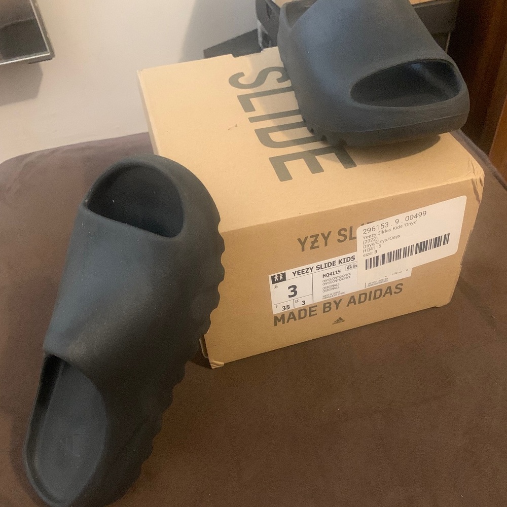 Yeezy slides kids